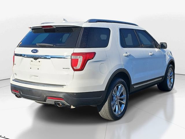 Used 2018 Ford Explorer XLT w/ Equipment Group 202A image 7