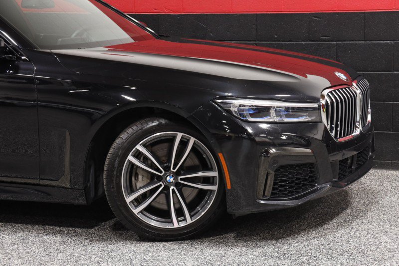 Used 2020 BMW 750i xDrive w/ Executive Package AWD/4WD image 3