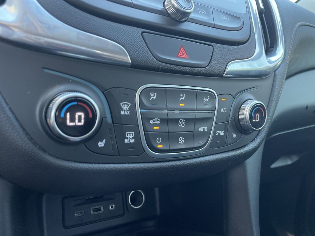Used 2019 Chevrolet Equinox Premier FWD image 23