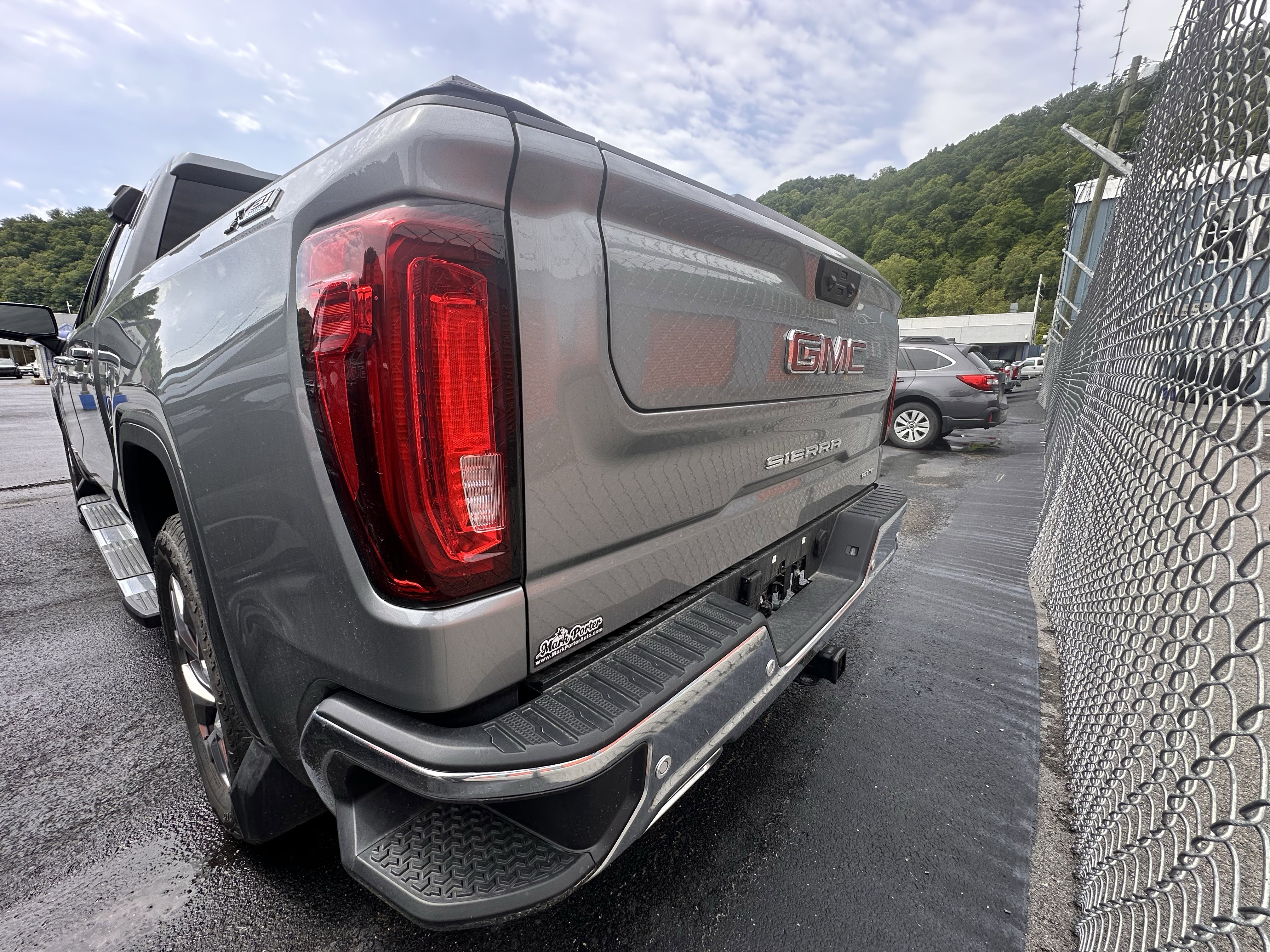 Used 2025 GMC Sierra 1500 SLT w/ SLT Premium Plus Package AWD/4WD image 5