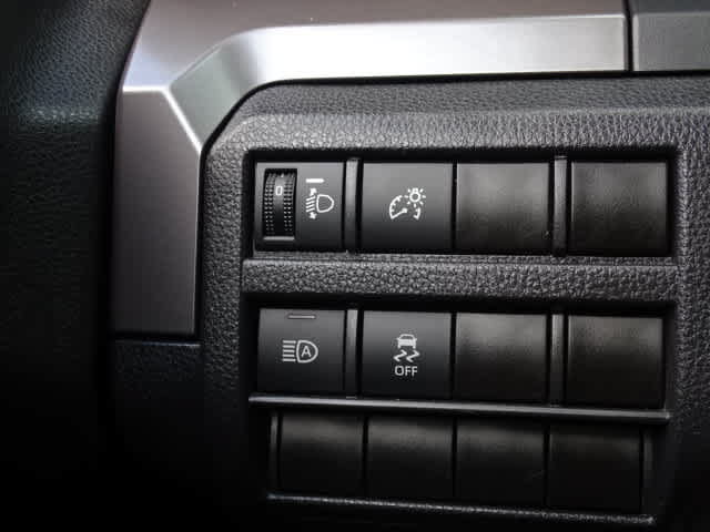 Certified 2024 Toyota Tacoma SR5 AWD/4WD image 40