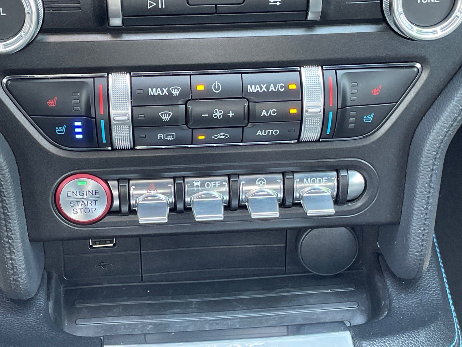 Used 2019 Ford Mustang Premium w/ Equipment Group 201A RWD image 16