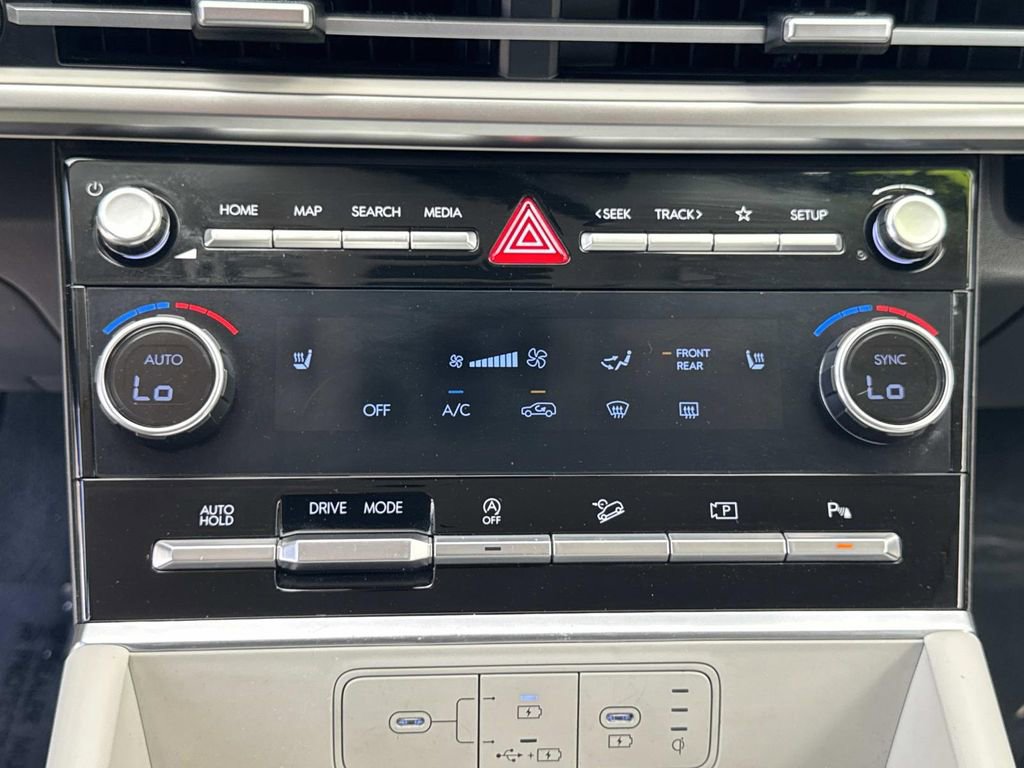 Certified 2025 Hyundai Santa Fe SEL image 13