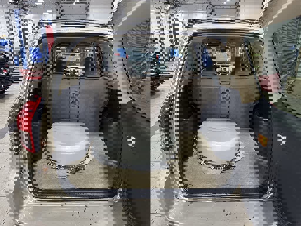 Used 2006 Toyota RAV4 2WD image 11