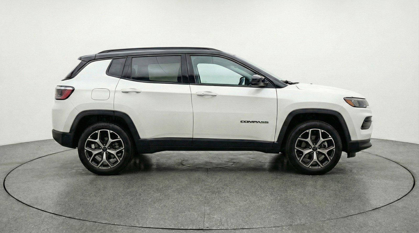 Used 2025 Jeep Compass Limited image 11