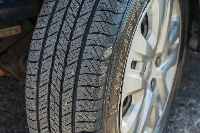 Used 2018 Dodge Grand Caravan SE w/ UConnect Hands-Free Group image 16