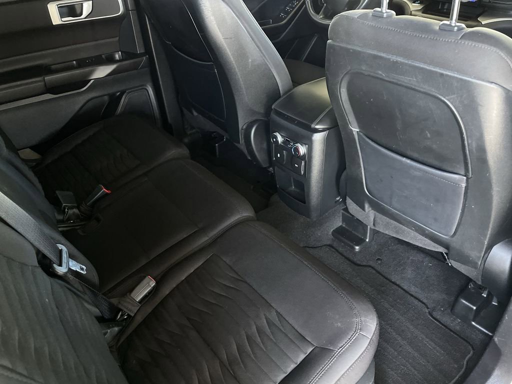 Used 2020 Ford Explorer XLT image 25