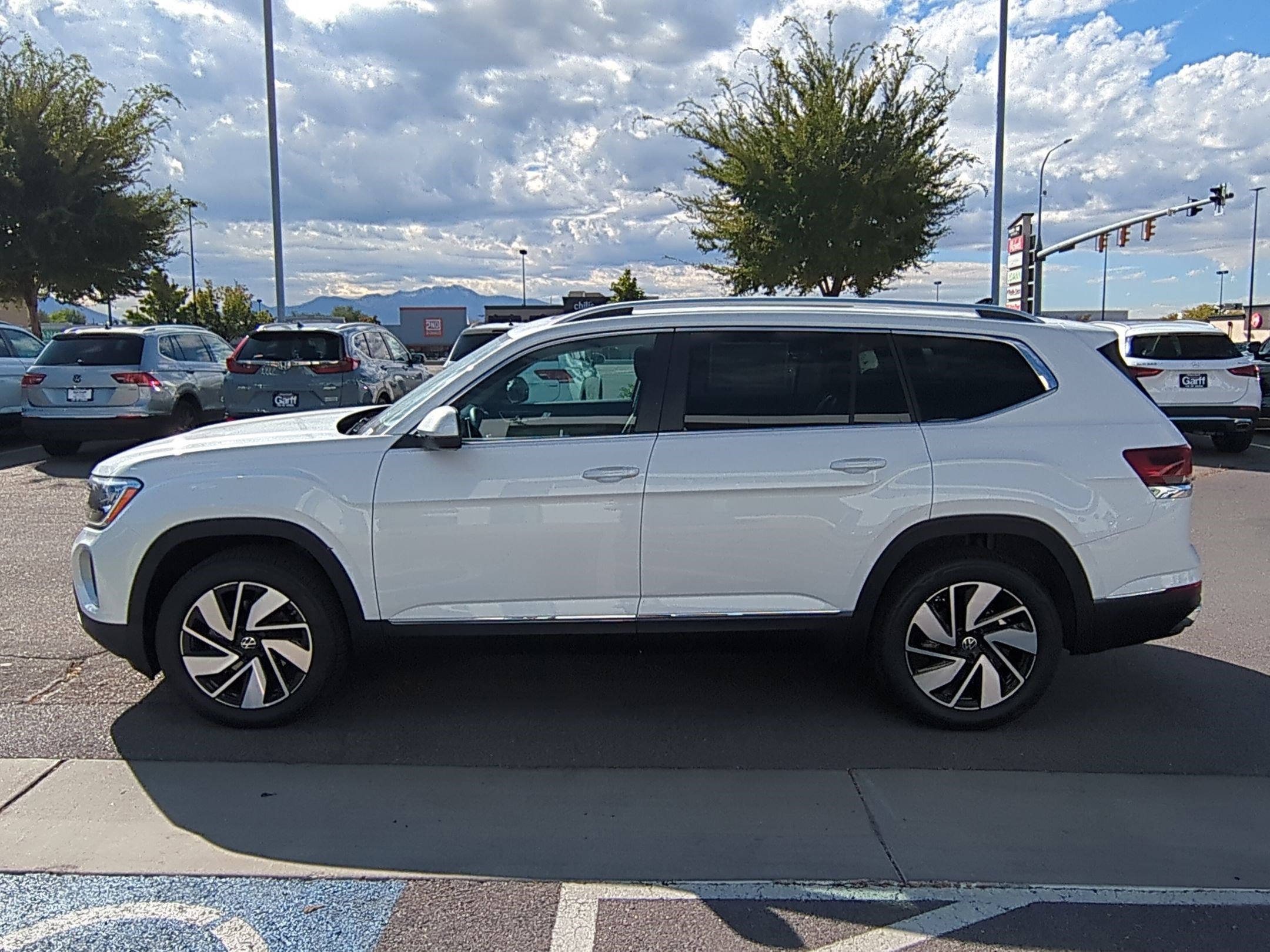New 2026 Volkswagen Atlas SEL image 9