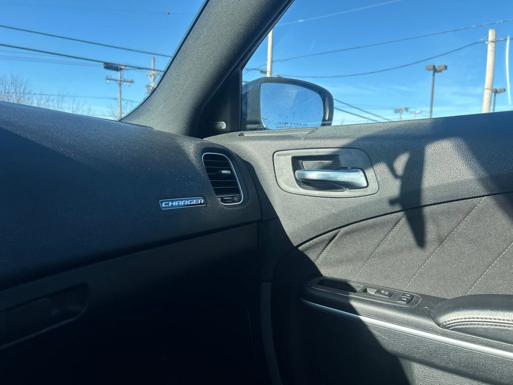 Used 2023 Dodge Charger SXT image 22