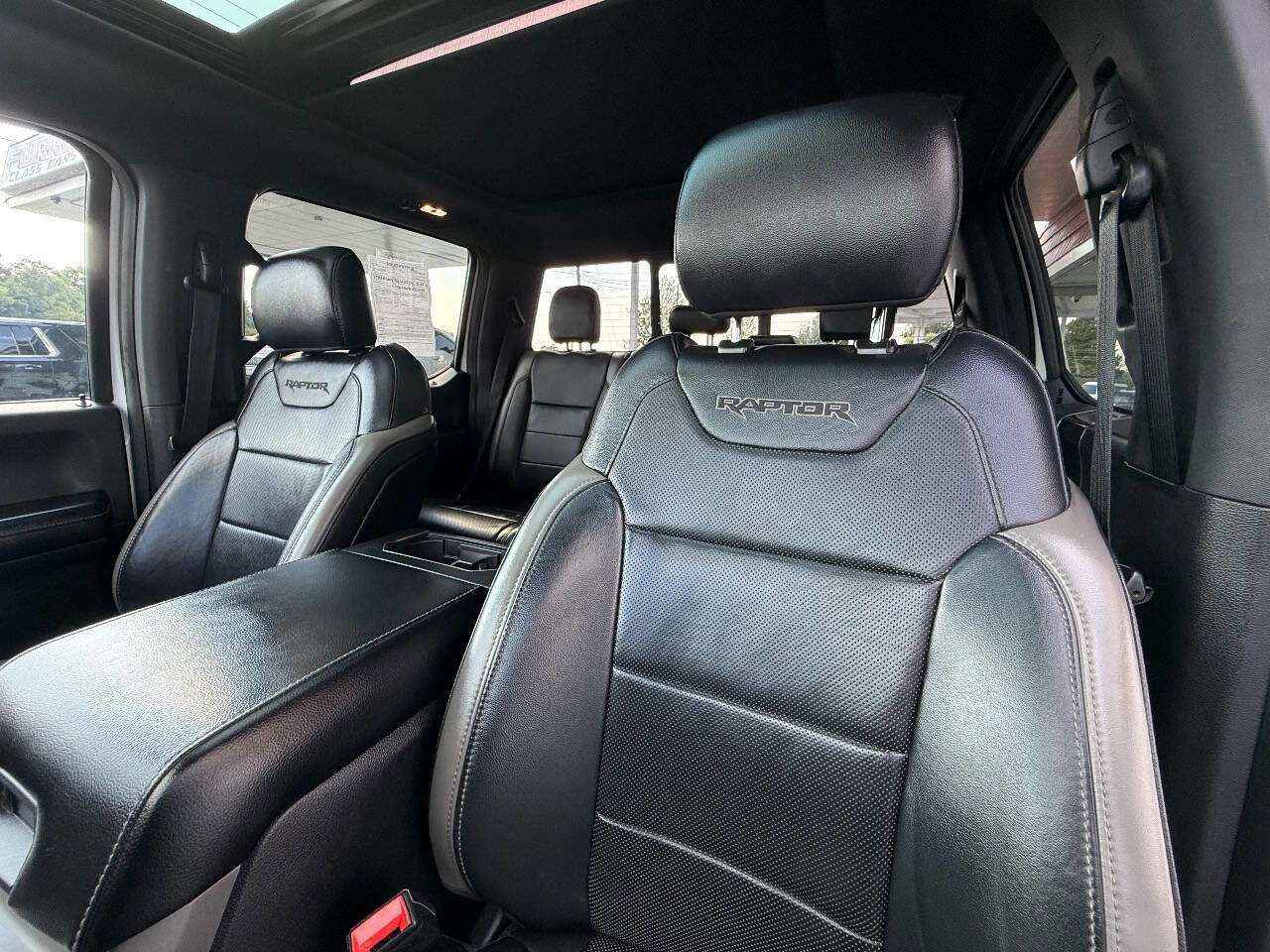 Used 2018 Ford F150 Raptor w/ Equipment Group 802A Luxury image 33