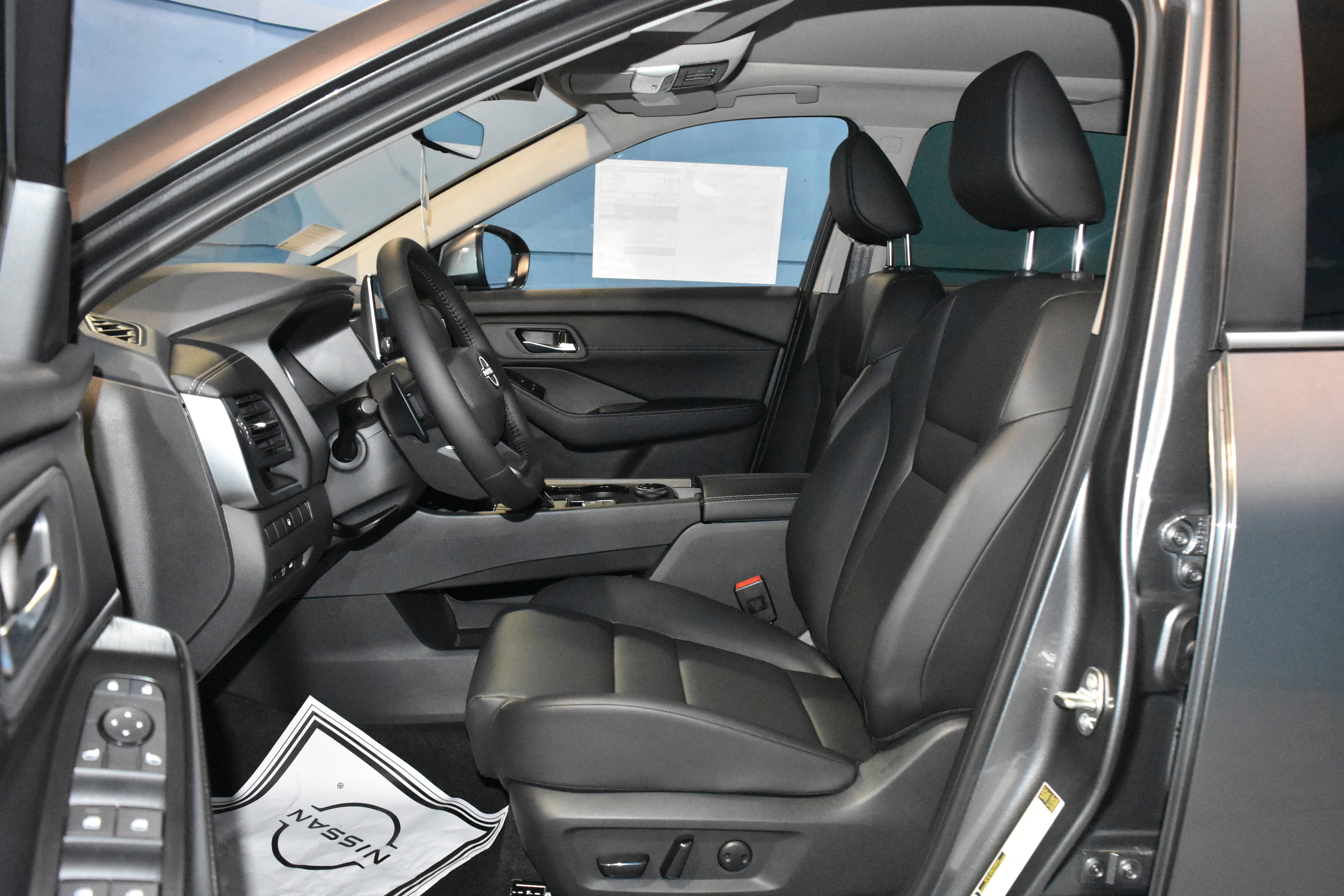 New 2026 Nissan Rogue SV w/ SV Premium Package image 5