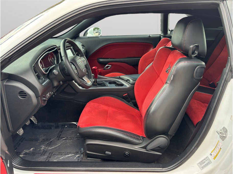 Used 2015 Dodge Challenger R/T Scat Pack w/ Leather Interior Group RWD image 2