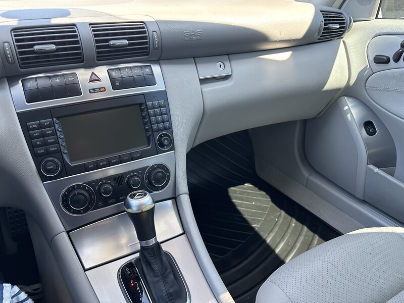 Used 2006 Mercedes-Benz C 350 Sedan image 36