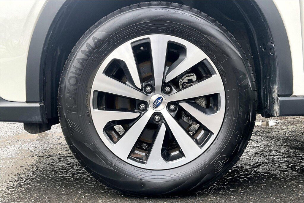 Certified 2022 Subaru Outback Premium image 16