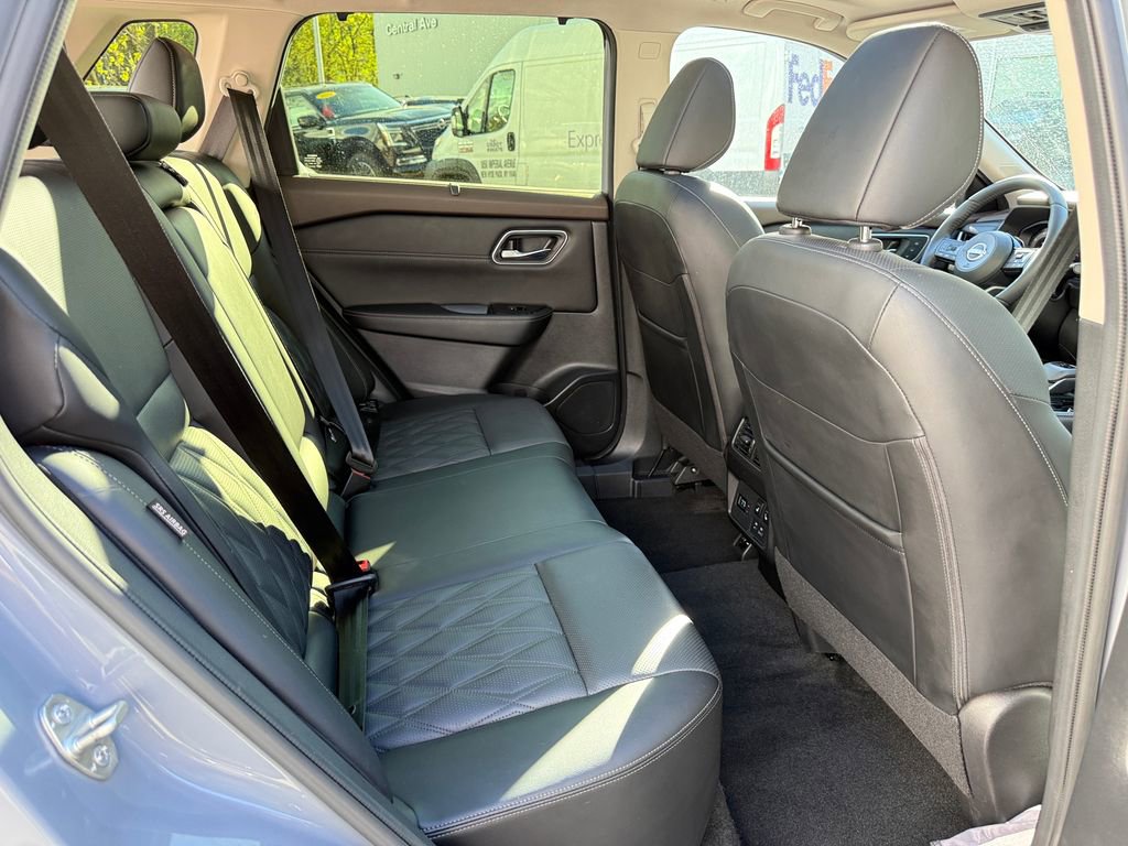 Used 2023 Nissan Rogue Platinum w/ Platinum Premium Package AWD/4WD image 31