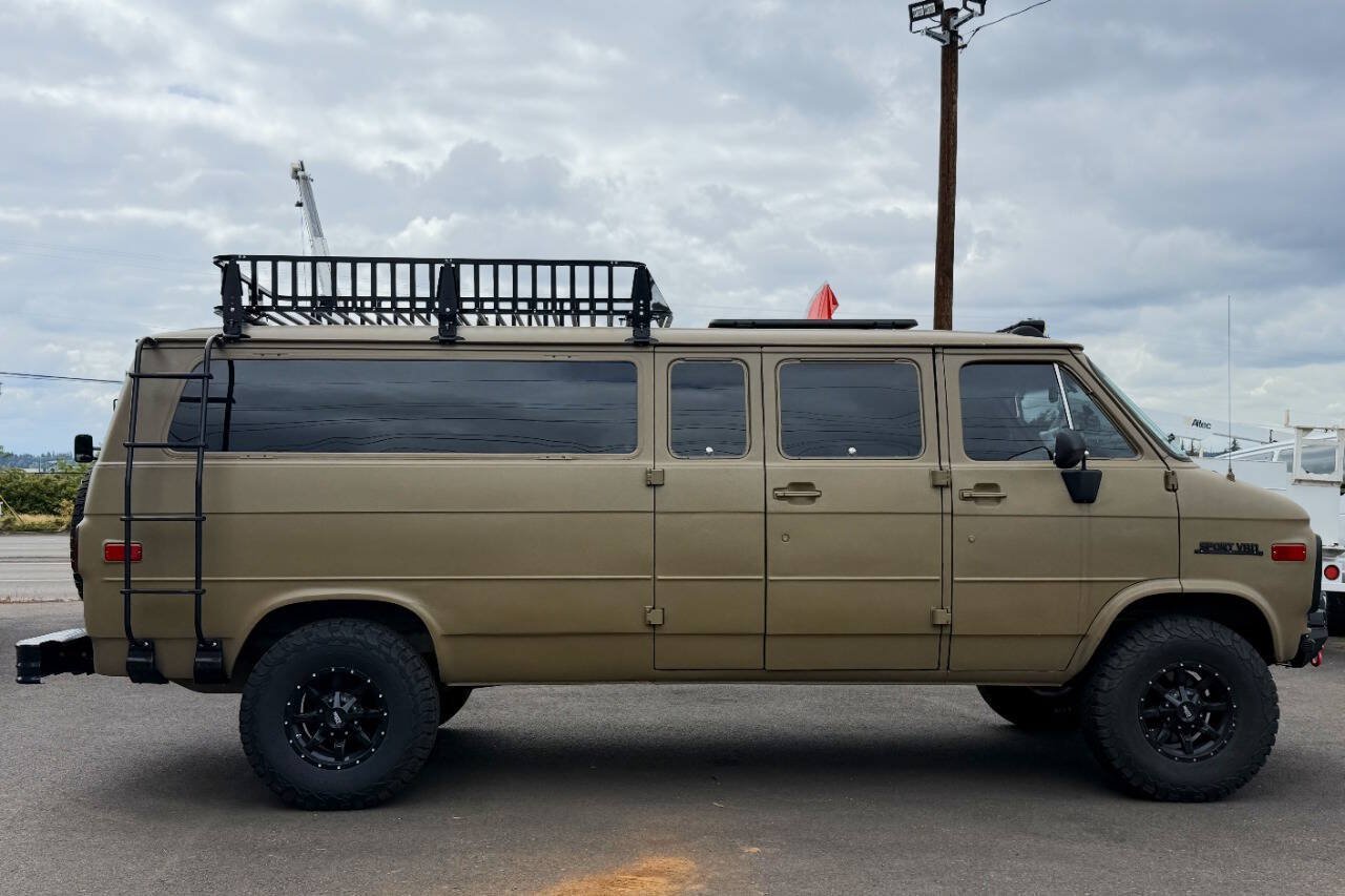 Used 1990 Chevrolet G30 Heavy-Duty Extended Sportvan RWD image 9