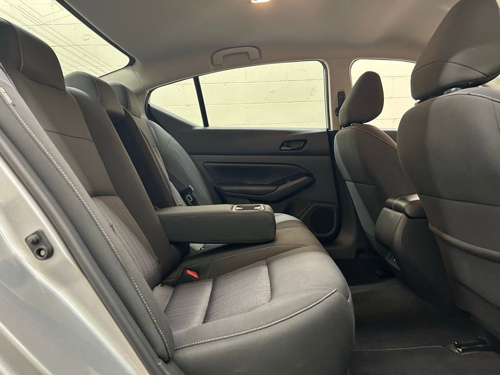 Used 2023 Nissan Altima 2.5 SV image 9