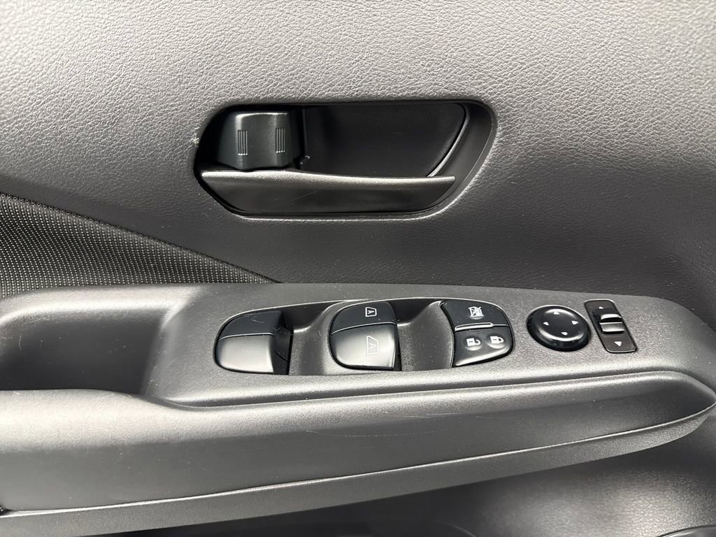 Used 2023 Nissan Kicks S image 10