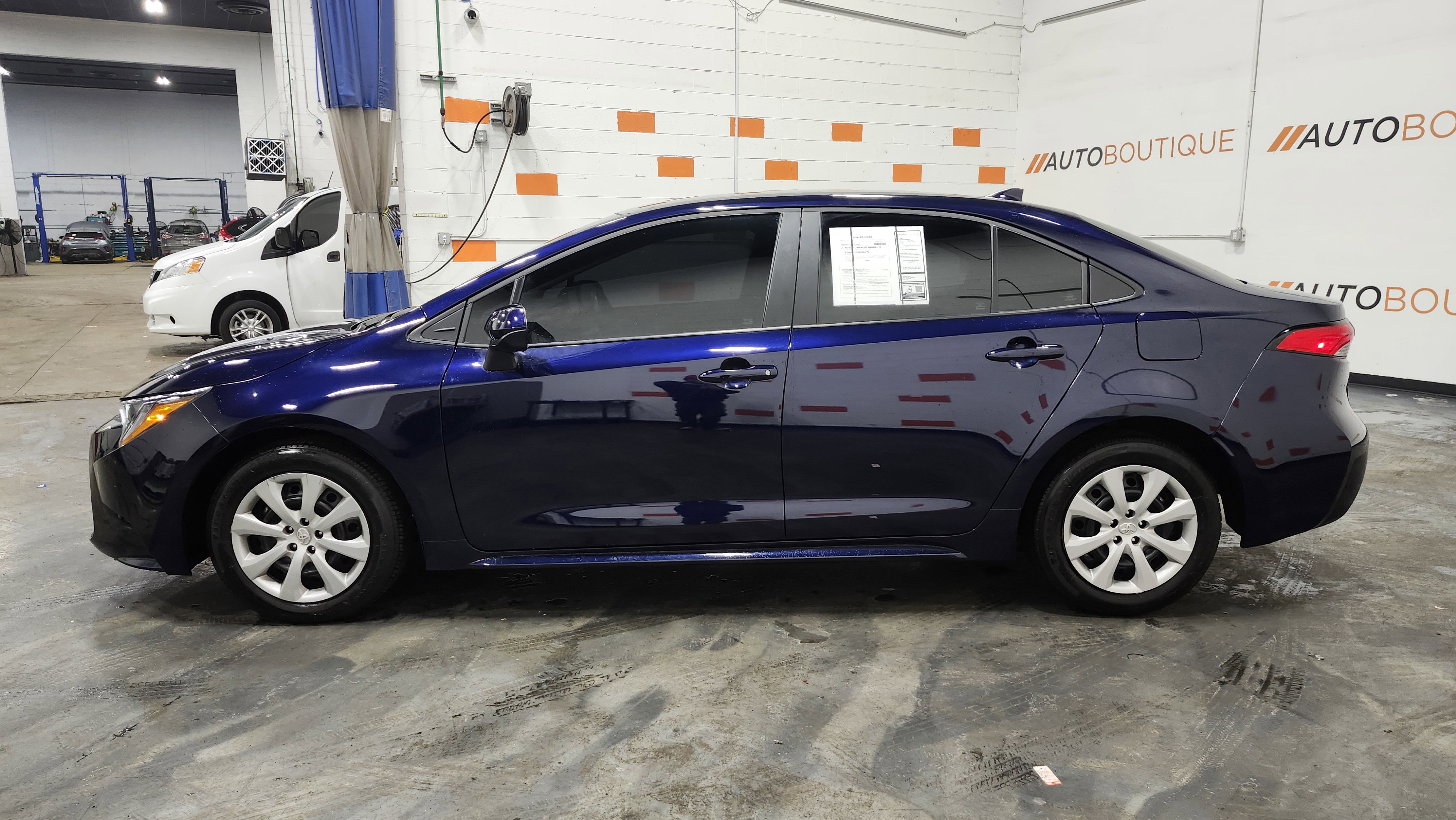 Used 2025 Toyota Corolla LE image 11