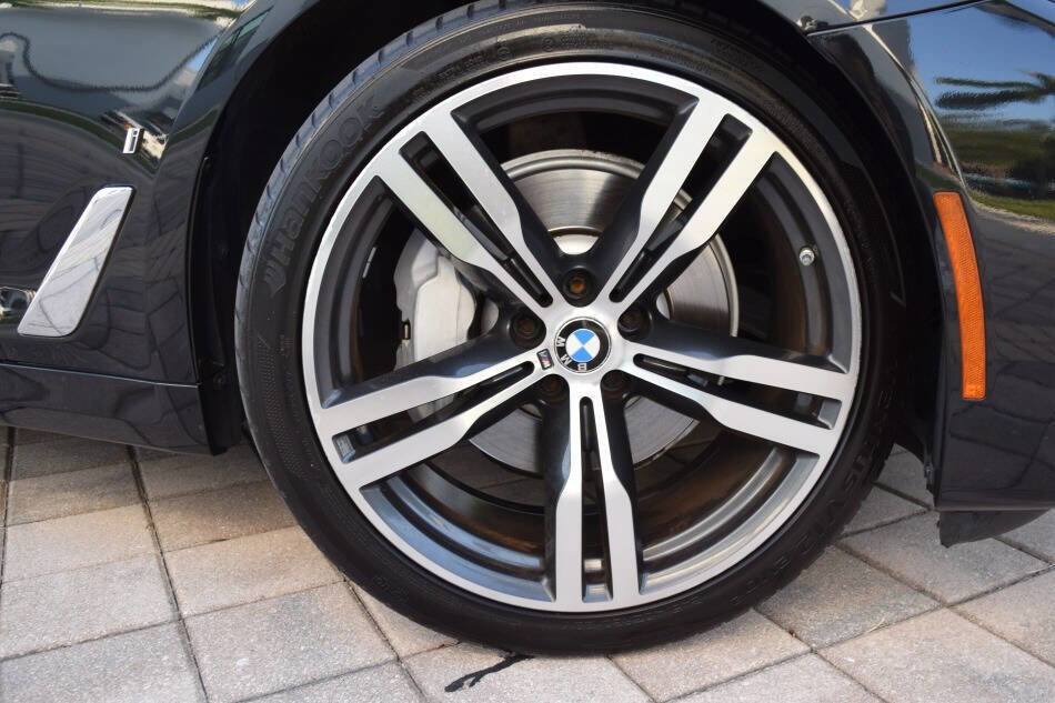 Used 2018 BMW 530e w/ Premium Package 2 RWD image 89