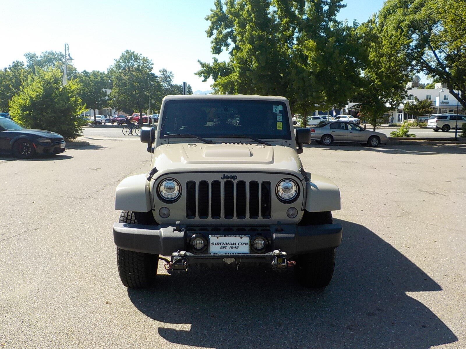 Used 2018 Jeep Wrangler Unlimited Sahara AWD/4WD image 2