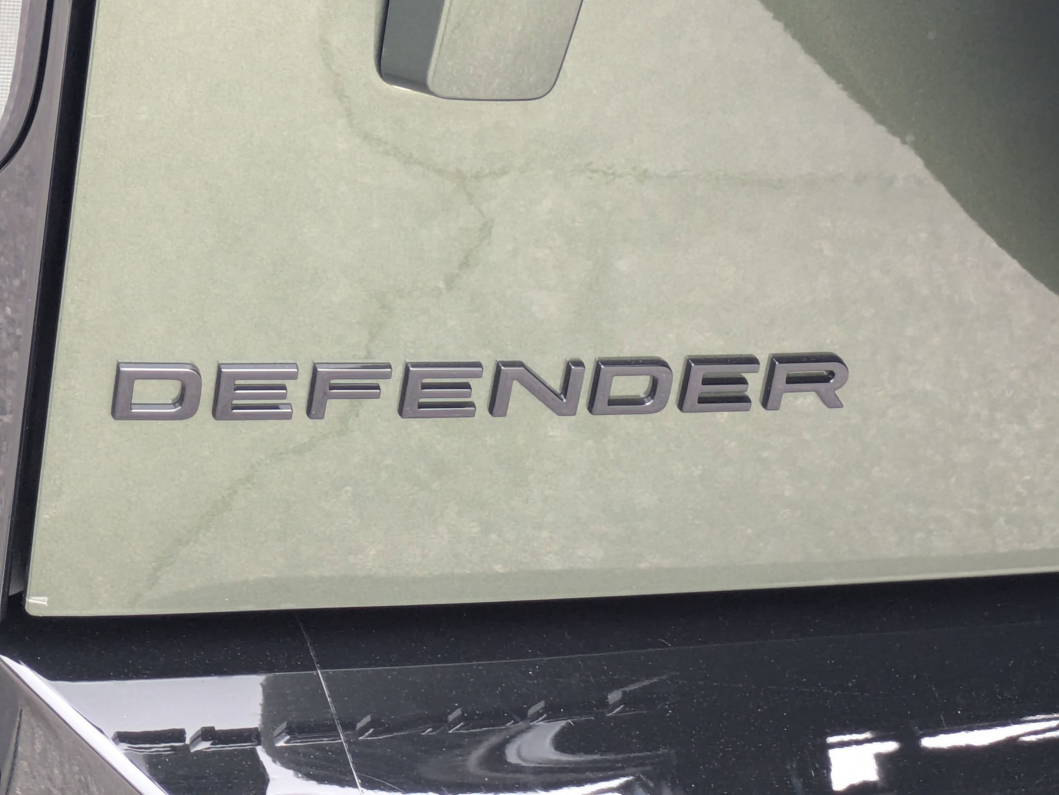 New 2026 Land Rover Defender 110 X-Dynamic SE image 34