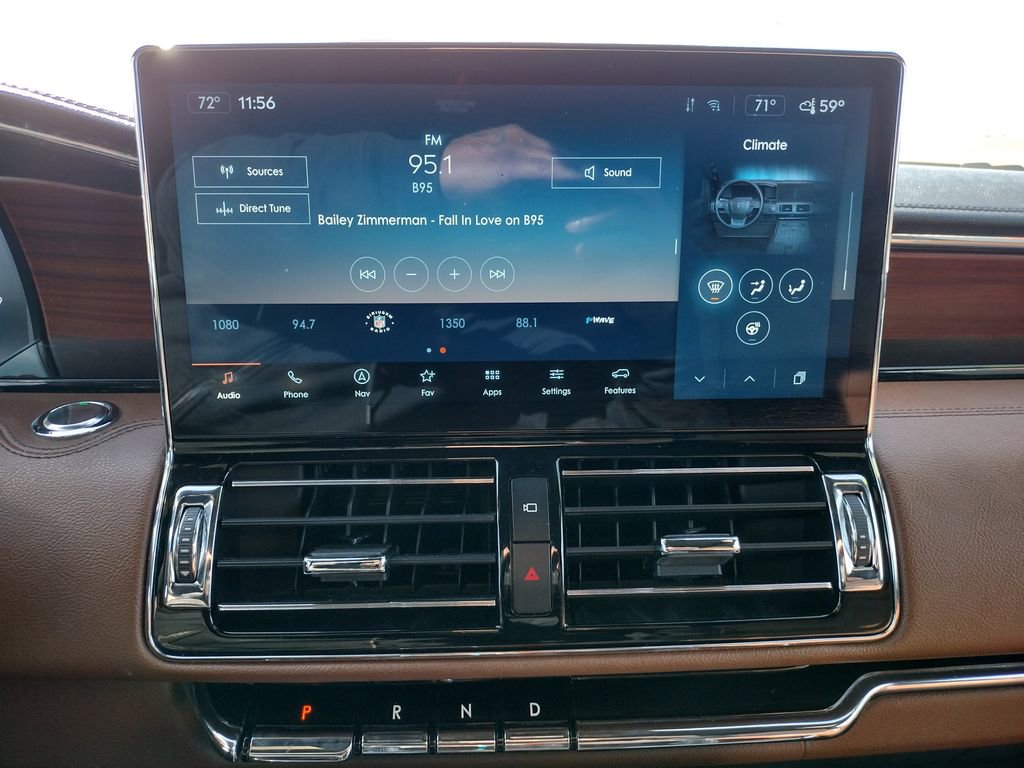 Used 2022 Lincoln Navigator Reserve AWD/4WD image 3