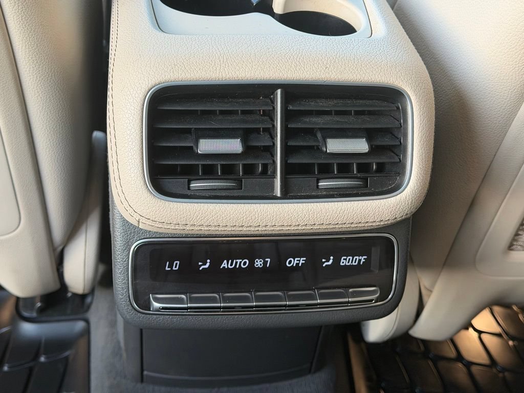 Used 2020 Mercedes-Benz GLS 450 4MATIC image 25