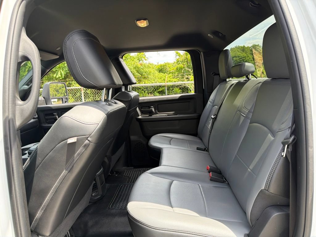 Used 2024 RAM 2500 Tradesman w/ Chrome Appearance Group AWD/4WD image 18