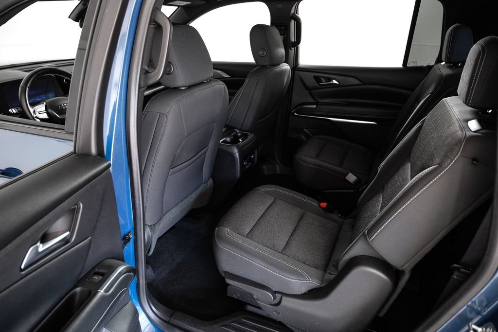 Used 2024 Chevrolet Traverse LT w/ Midnight/Sport Edition FWD image 38