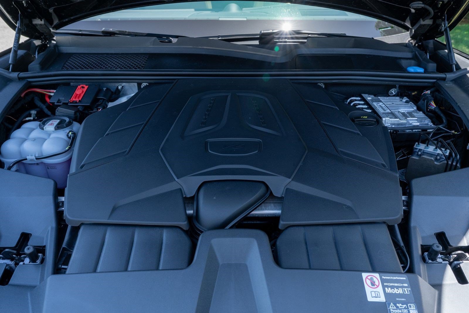 New 2026 Porsche Cayenne GTS AWD/4WD image 18