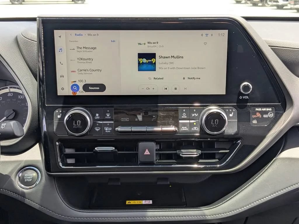 Used 2023 Toyota Highlander XLE FWD image 21