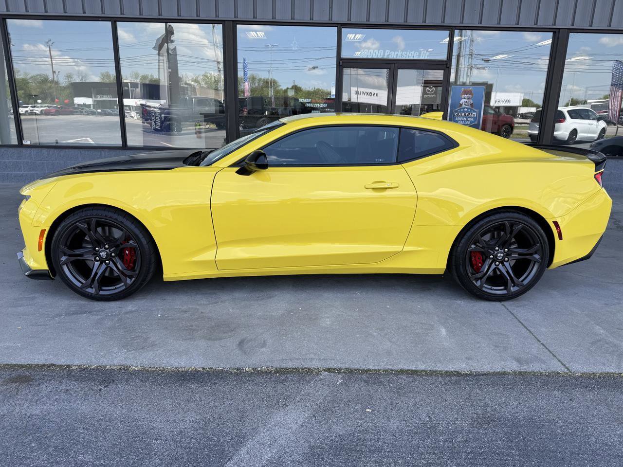Used 2018 Chevrolet Camaro SS RWD image 8