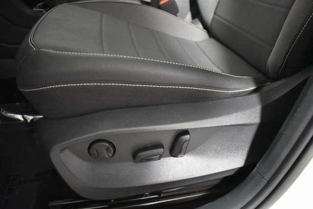 Used 2024 Volkswagen Taos SE FWD image 12