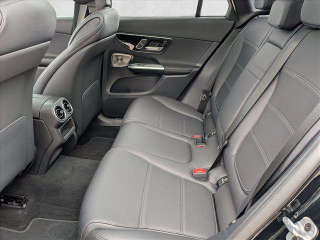 Used 2025 Mercedes-Benz GLC 300 4MATIC image 15