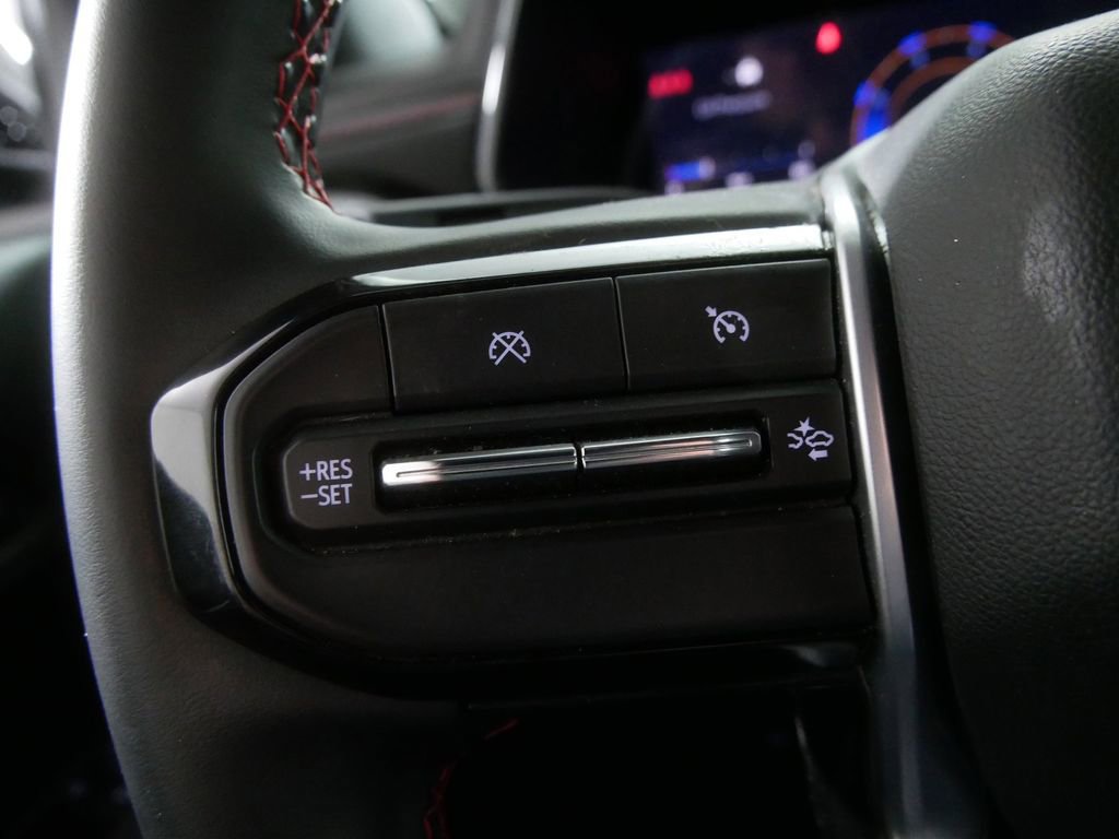 Used 2024 Chevrolet Colorado Z71 w/ Z71 Convenience Package 2 image 17