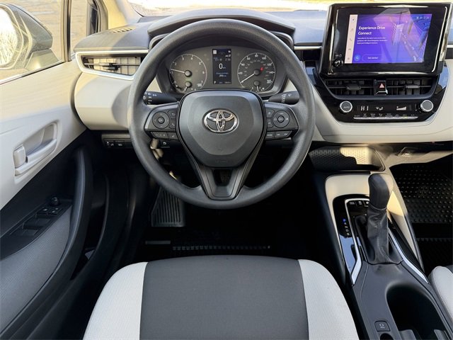 Used 2025 Toyota Corolla LE image 25