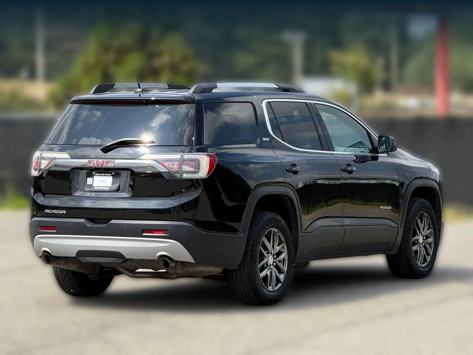 Used 2017 GMC Acadia SLT w/ LPO, Black Accent Package FWD image 9