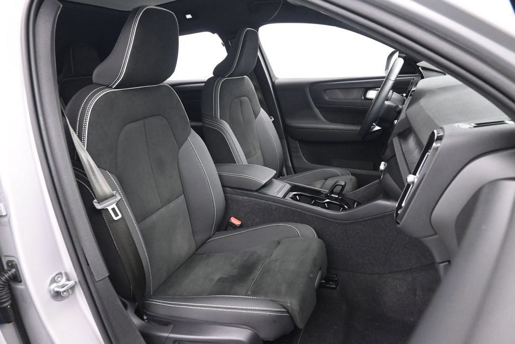 Used 2023 Volvo C40 P8 Recharge Ultimate AWD/4WD image 26