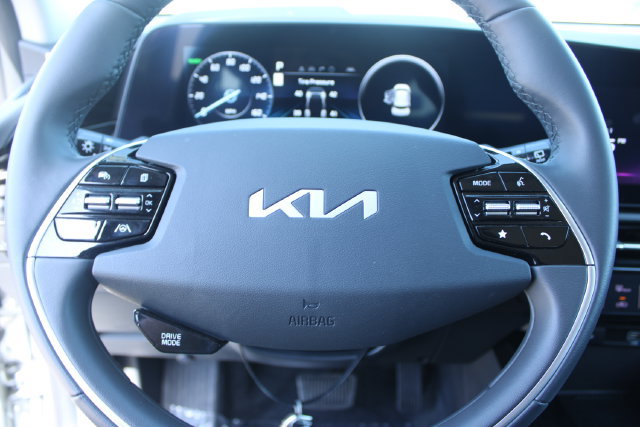 Used 2025 Kia Niro Wind FWD image 18
