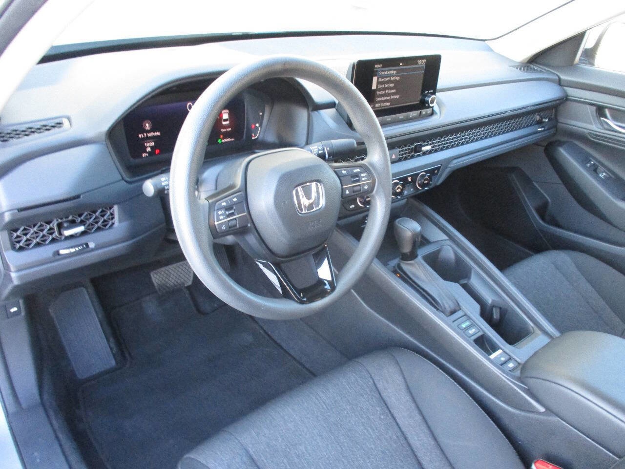 Used 2023 Honda Accord EX image 17