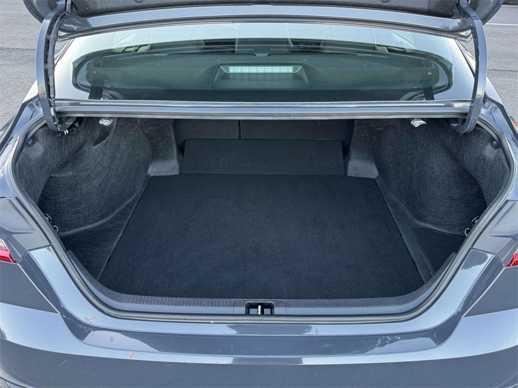 Used 2025 Toyota Camry SE image 16