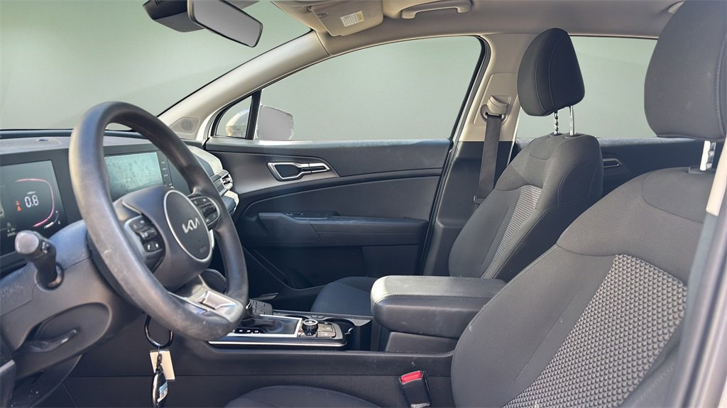 Used 2023 Kia Sportage LX image 16