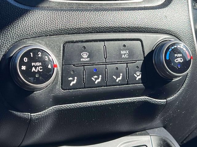 Used 2013 Hyundai Tucson GLS image 24