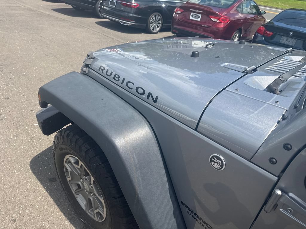 Used 2017 Jeep Wrangler Unlimited Rubicon w/ Connectivity Group AWD/4WD image 31