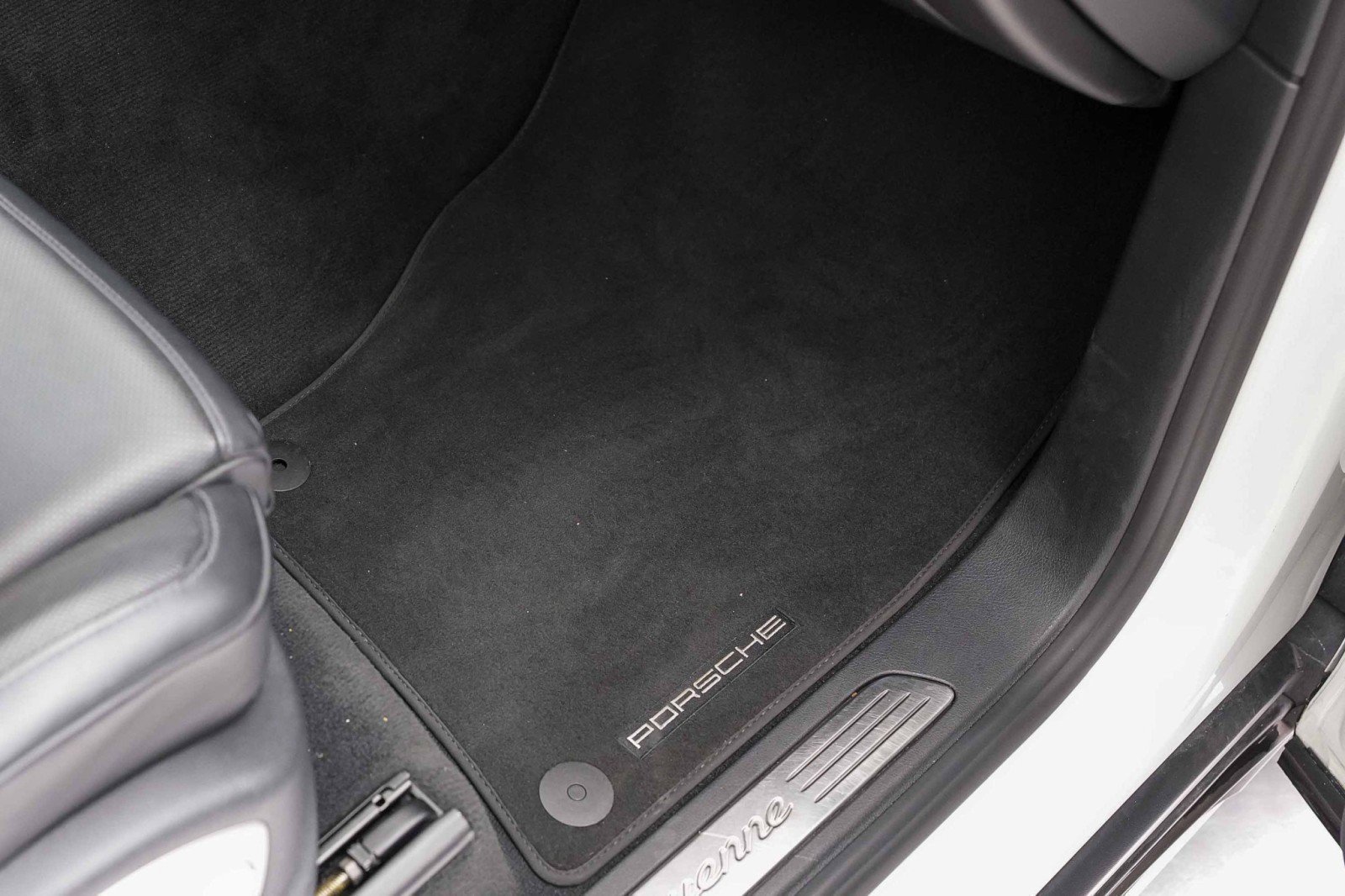 Used 2015 Porsche Cayenne Diesel AWD/4WD image 22