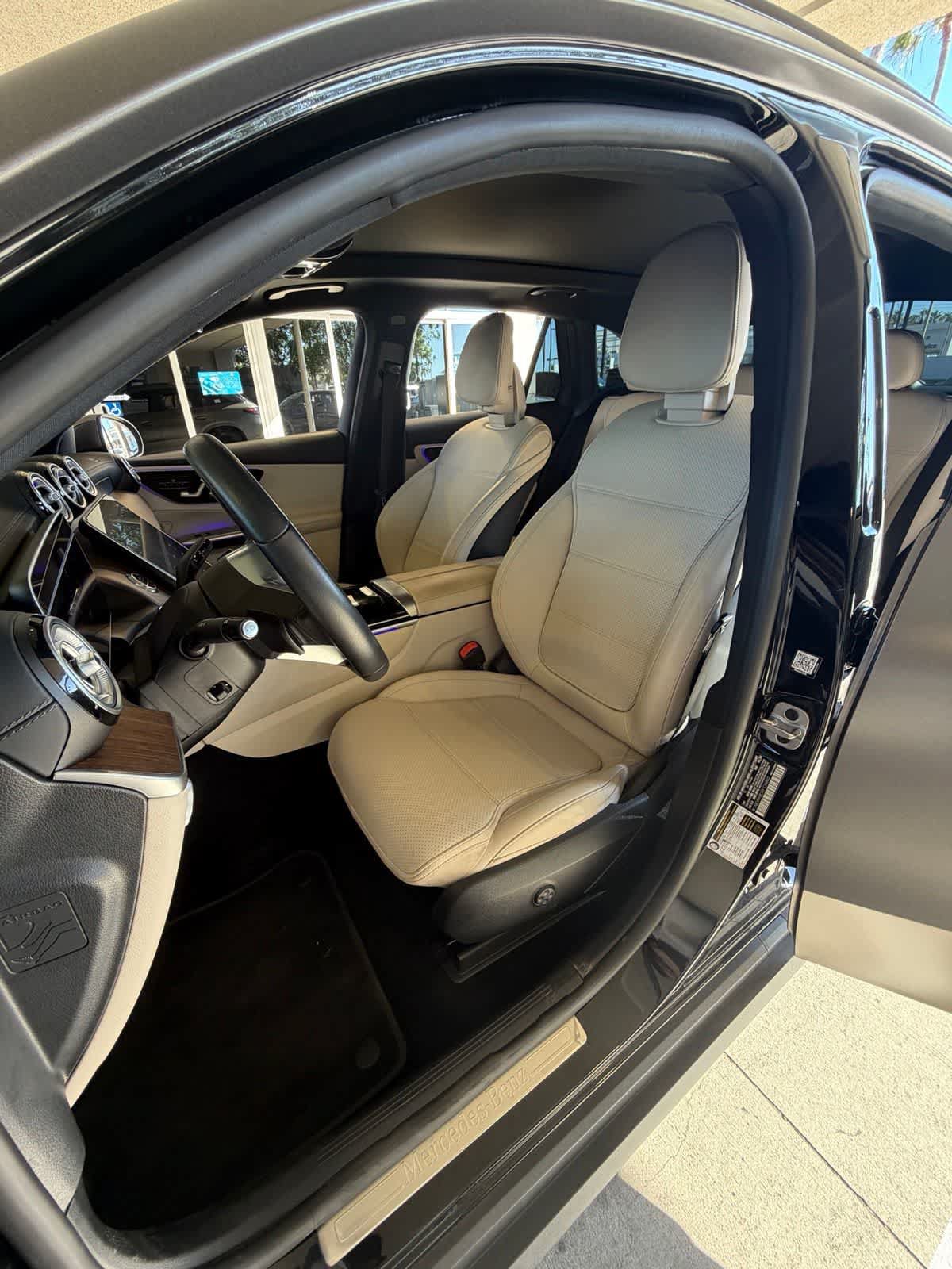 Used 2024 Mercedes-Benz GLC 300 4MATIC image 14