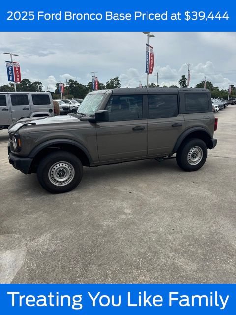 Used 2025 Ford Bronco 4-Door AWD/4WD image 1
