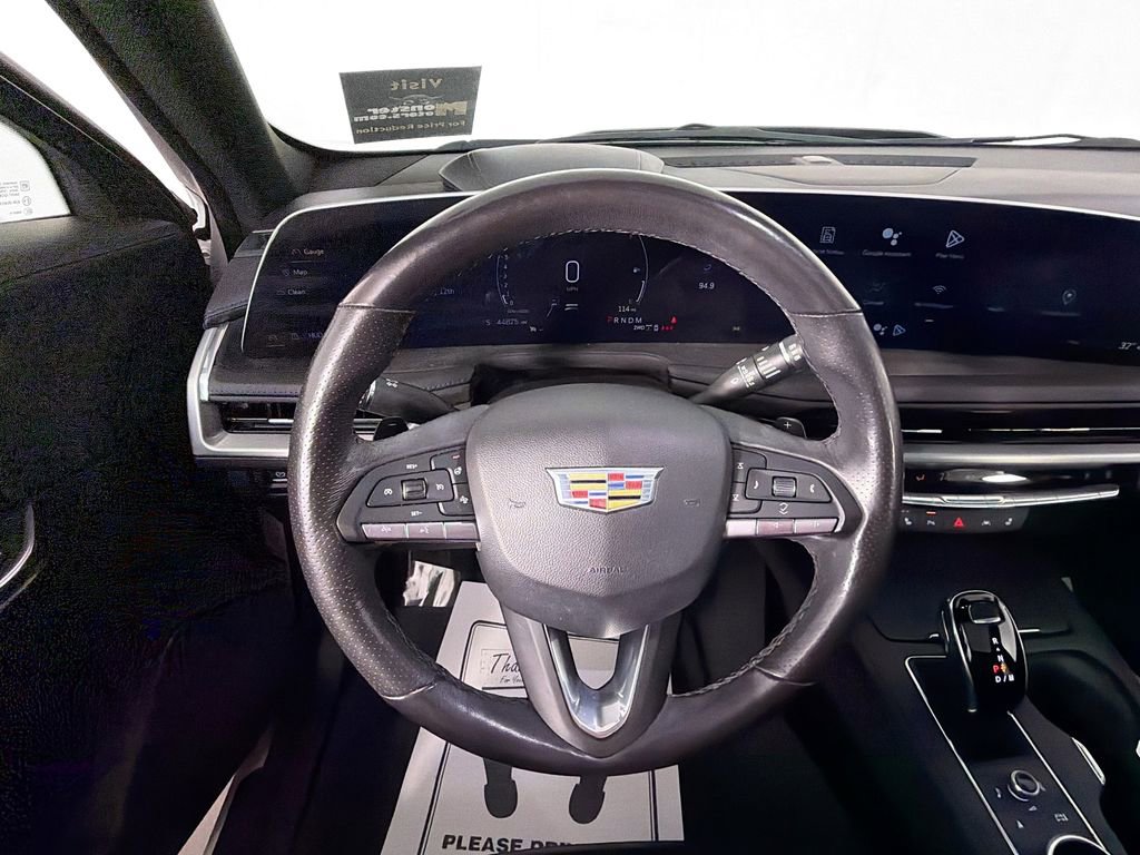 Used 2024 Cadillac XT4 Sport w/ Technology Package image 11