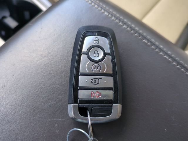 Used 2020 Ford Explorer Platinum w/ Premium Technology Package image 35